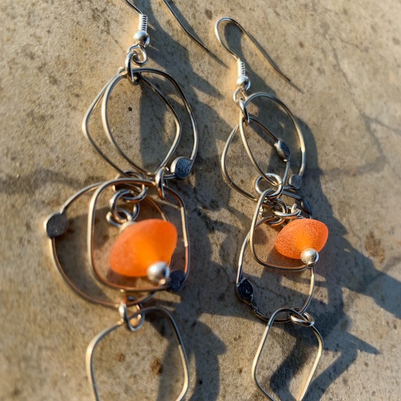 💄Handmade Artisan Silver and Resin Earrings NWOT - Picture 3 of 4